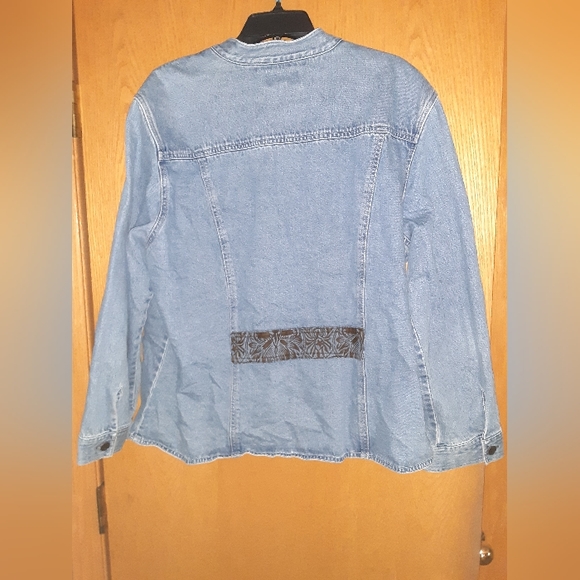 Womens size XL. Out of the Blue jean jacket - Picture 2 of 3